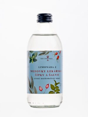 LIMONÁDA Z MEDOVKY LEKÁRSKEJ, ŠÍPKY A ŠALVIE SÝTENÁ